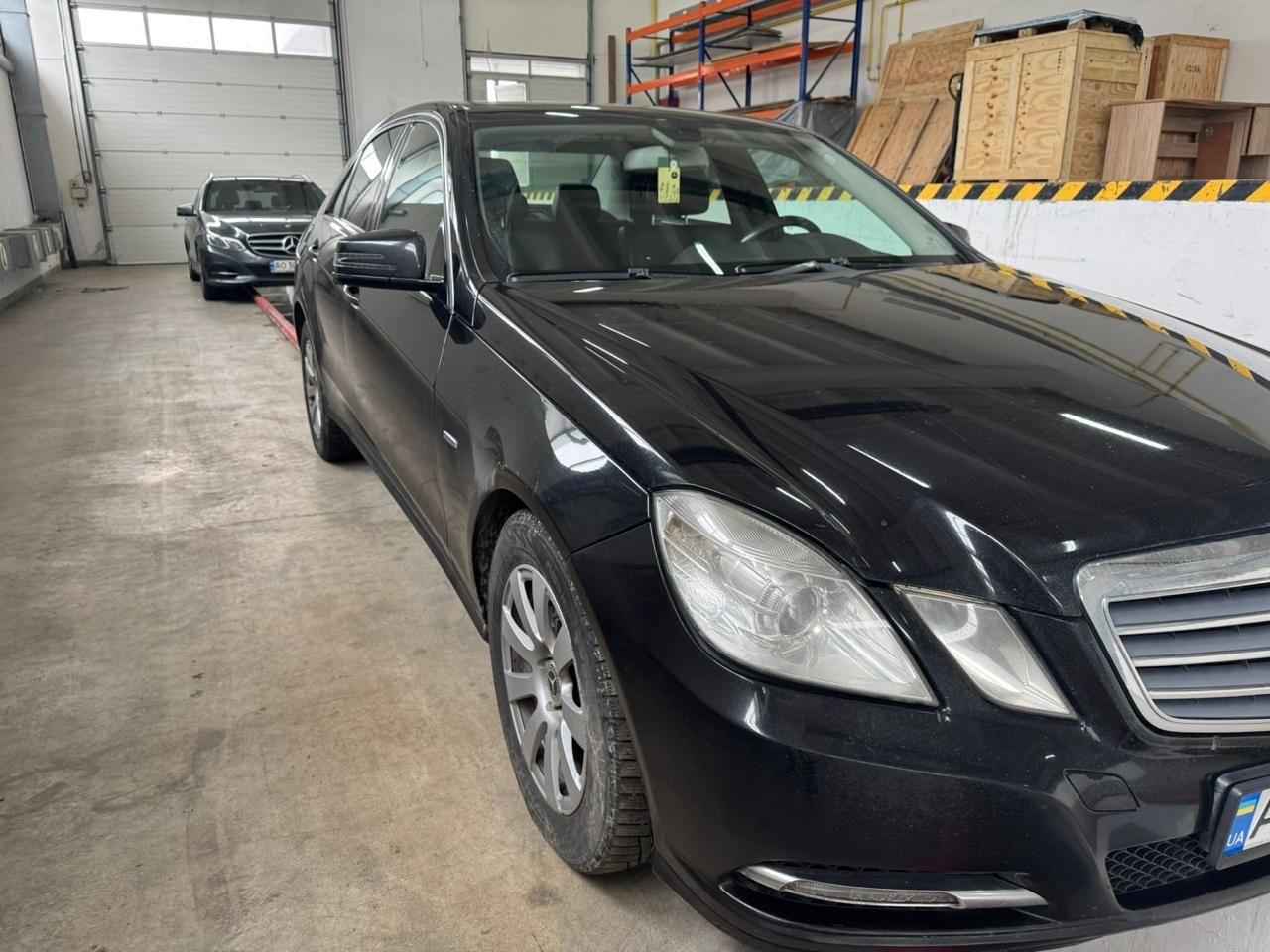 Authorities seized two business-class Mercedes from an elderly couple in Transcarpathia for smuggling cigarettes.