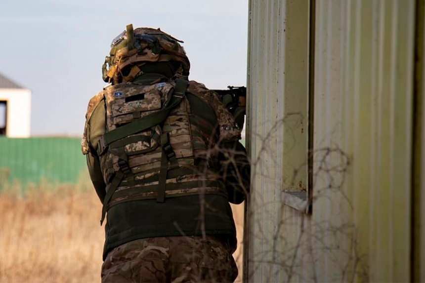 Николаевские гвардейцы показали, как тренируются вести бой в условиях города (фото)