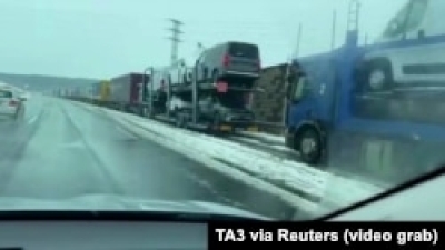 ЗМІ: у Словаччині кілька сотень вантажівок стоять на кордоні з Україною