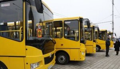Дефіцит кадрів: Для жінок запустять програму навчання на водійок автобусів
