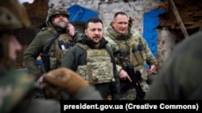 Зеленський відвідав Донеччину – нагородив військових, оглянув фортифікації